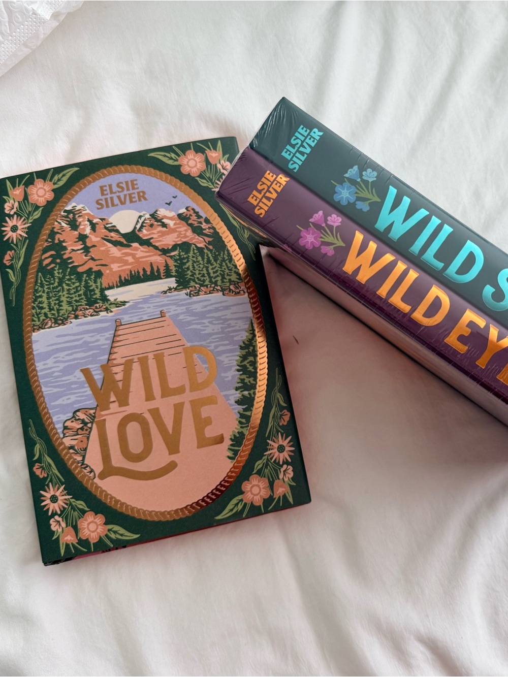 THE BOOKISH BOX LUXE SPECIAL EDITION BY ELSIE SILVER ROSE HILL SERIES
